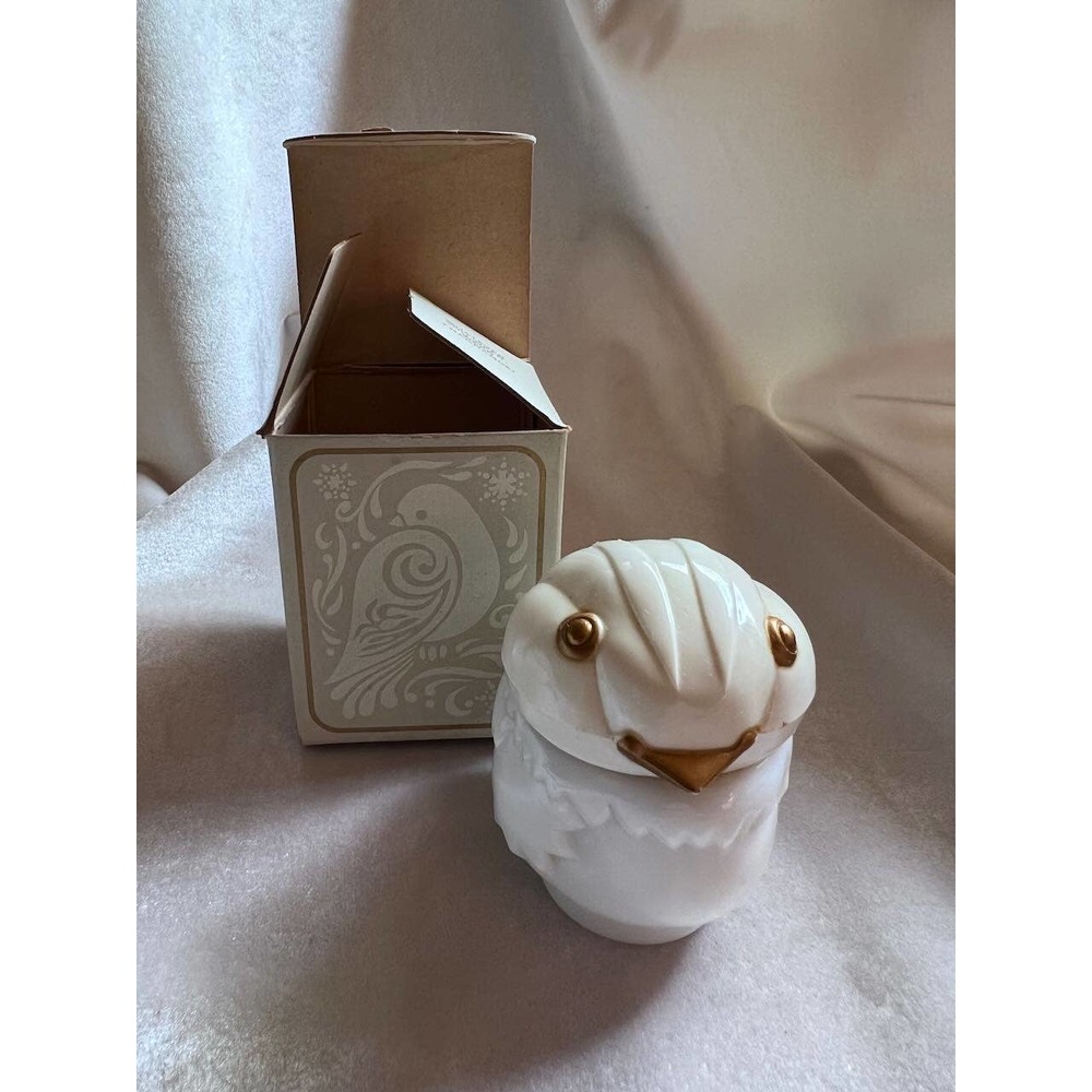 Avon Snowbird Cream Sachet in Box - Collectible